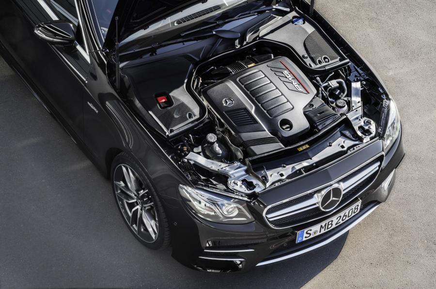 Моторный отсек Mercedes-AMG E53 4Matic+ Cabriolet (A238) 2018 года  (WW) (фото 17 из 18)